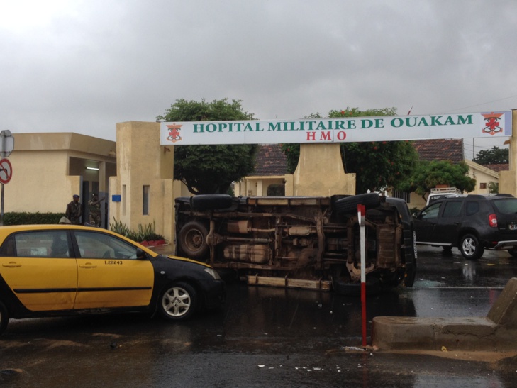 Accident: Un véhicule pick up s'est renversé devant l'hôpital militaire de Ouakam(HMO)