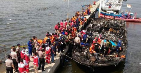 Incendie à bord d'un bateau en Indonésie: le capitaine arrêté