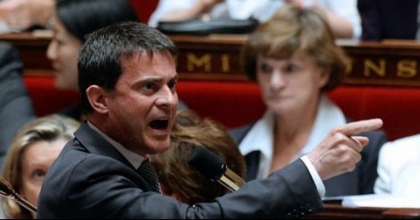 Il tente de gifler Manuel Valls