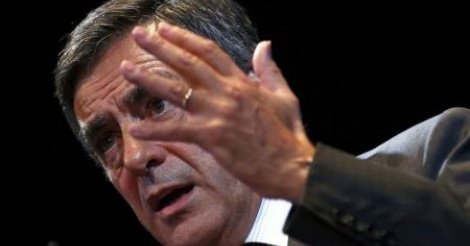 Fillon "scandalisé" par la polémique sur son épouse