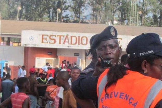 Angola : enquête ouverte après une bousculade dans un stade qui a fait 17 morts