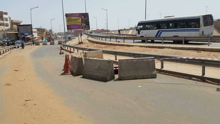 Huit mois après son inauguration, une des bretelles de sortie du pont de l’émergence fermée à cause d’un affaissement de la route