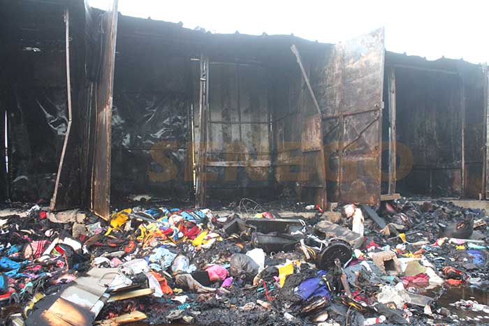 Images et article-Incendie au marché HLM: 42 cantines calcinées, des centaines de millions en fumée