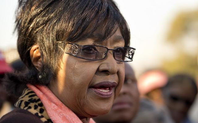 Afrique du Sud : décès de Winnie Mandela, ex-épouse de Nelson Mandela(YAHOO)