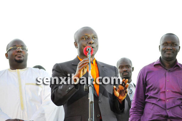 PHOTOS-PHOTOS Manifestations Du M23 Contre La Candidature De Wade à Guédiawaye - CHEIKH TIDIANE GADIO: " Après le coup d'état de la Constitution, Wade veut passer le coup d'état électoral"