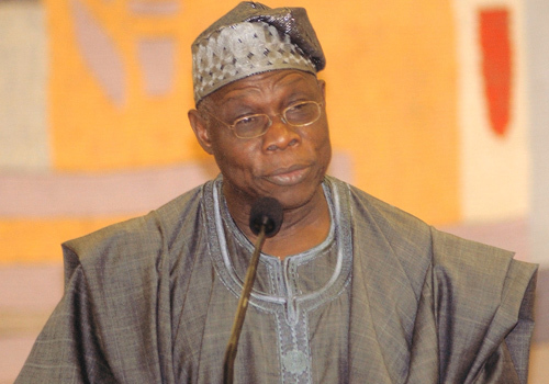 Obasanjo fait le tour des bureaux de vote