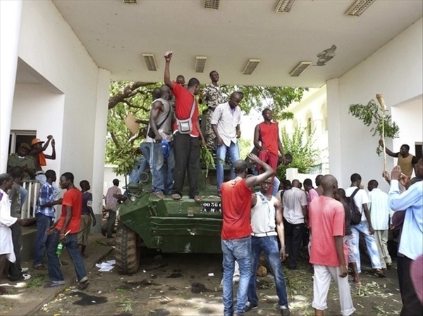 Mali : l’agression du président Traoré unanimement condamnée