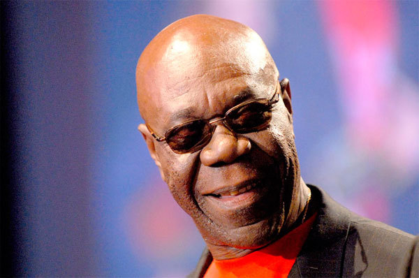 ABSENCE A LA 20e EDITION DU SAINT-LOUIS JAZZ :Manu Dibango rompt le silence et accuse