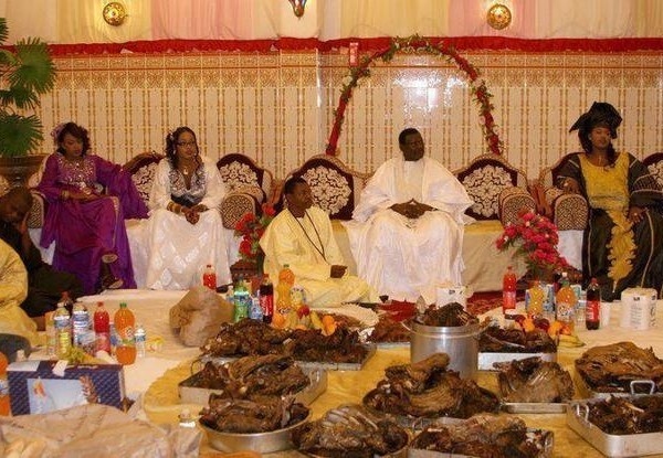 Les "Thiantancounes" donnent un "adya" de 200 millions Fcfa à Cheikh Béthio Thioune