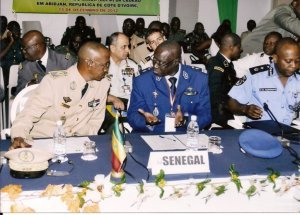 Le Président de la République, Macky SALL vient de nommer son premier Général à la gendarmerie. Il s’agit du Colonel Jean-Baptiste TINE, Commandant des écoles de gendarmerie et présentement en mission au Mali.   Le chef suprême des Armées a pris cett