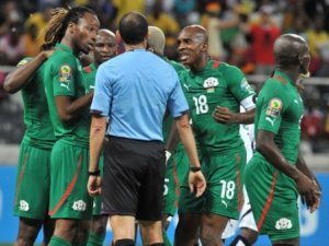 Derniere minute : L'arbitre de Ghana-Burkina suspendu