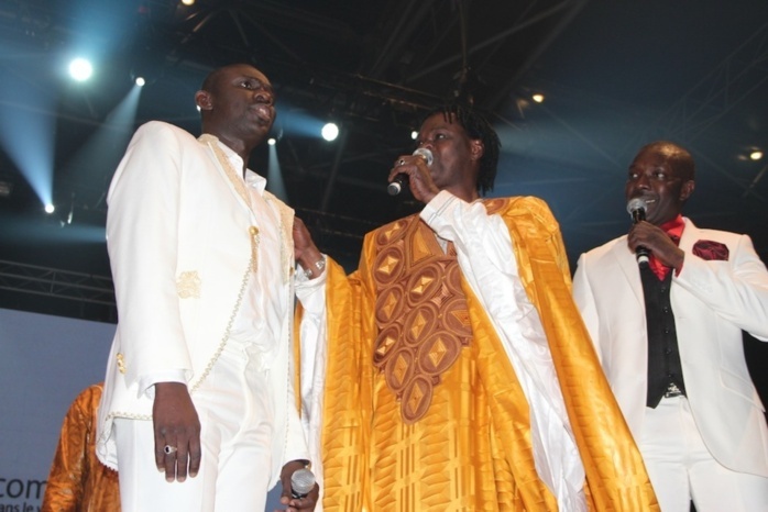 Pape Diouf et son invité d'honneur Baba Maal en compagnie de Mbaye Dieye Faye au "Grand Bégué" du Zénith de Paris