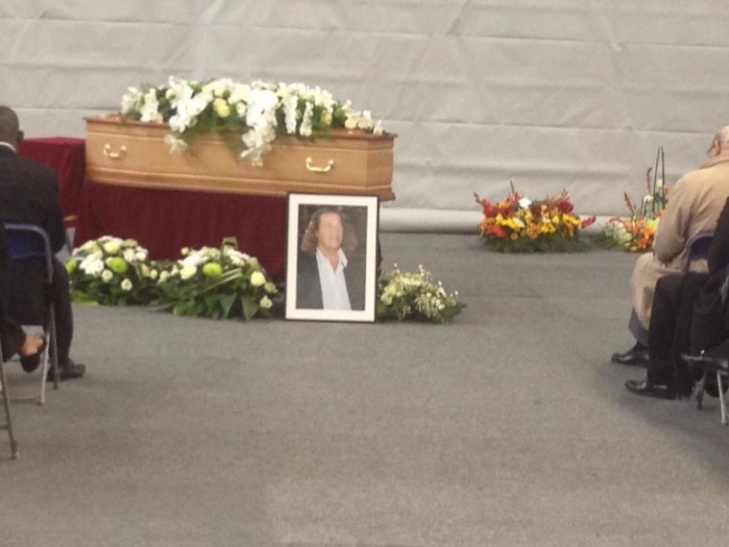 Cérémonie d'hommage à Bruno Metsu ce vendredi au stade des Flandre à Dunkerque.