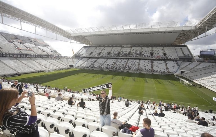 Mondial-2014: le stade inachevé du match d'ouverture passe son unique test