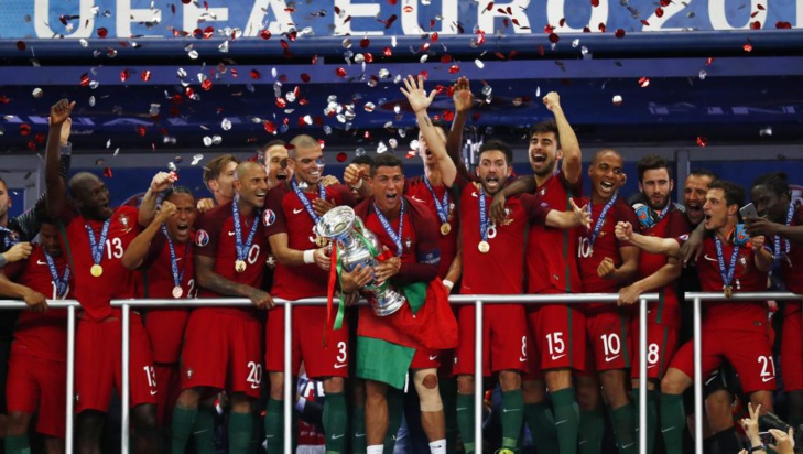 Euro 2016: le Portugal enfin sacré face à une France dépitée