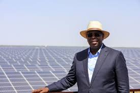 Energie-Perspectives: Macky Sall annonce cinq nouvelles centrales solaires dès 2017