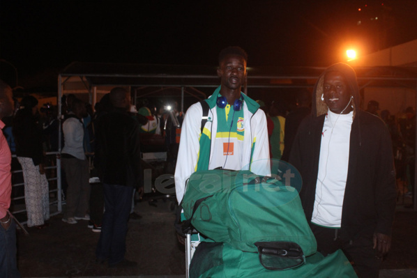 L'arrivée des "Lions" de la Téranga à l'aéroport Léopold Sédar Senghor de Dakar (vidéo et photos de Leral)