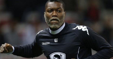 Liverpool rend hommage à Djibril Cissé