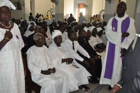 Mise au point de l' Eglise suite à la sortie du Président du Groupe Wal Fadjri: M. Sidy Lamine Niasse, trouvez-vous des étais en dehors de l’Eglise !