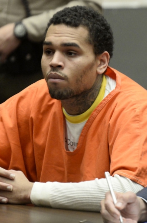 Chris brown condamné à 131 jours de prison supplémentaires