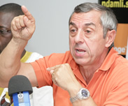 Alain Giresse, coach des Lions : " Il y a des choses à améliorer"