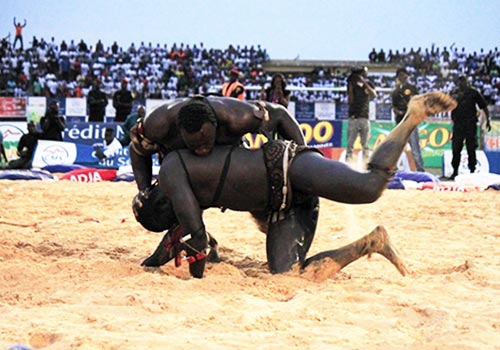 LUTTE - Vainqueur du Yoffois : Ama Baldé «danse» sur Malick Niang