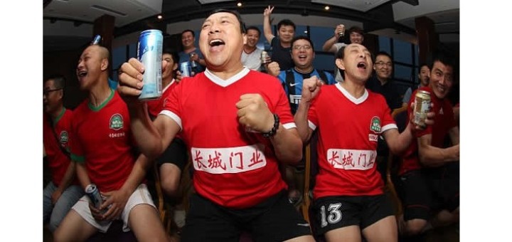 Coupe du monde 2014: un supporteur chinois meurt après être resté debout trop longtemps