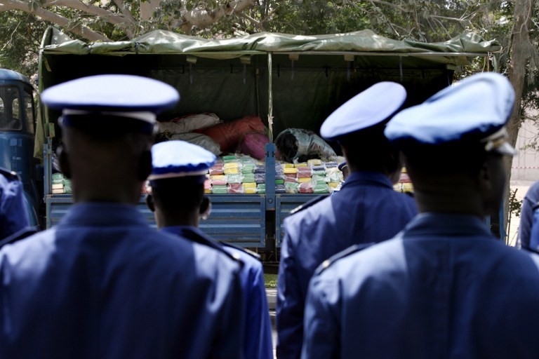 APRÈS LA POLICE, LA GENDARMERIE "POUR L'HONNEUR DE LA GENDARMERIE", UN LIVRE D'ABDOULAYE AZIZ NDAW, EX-NUMÉRO 2 DU CORPS : RÉVÉLATIONS SUR DES OPÉRATIONS DE CORRUPTION, DE CHANTAGE, DE MARCHÉS NÉBULEUX...