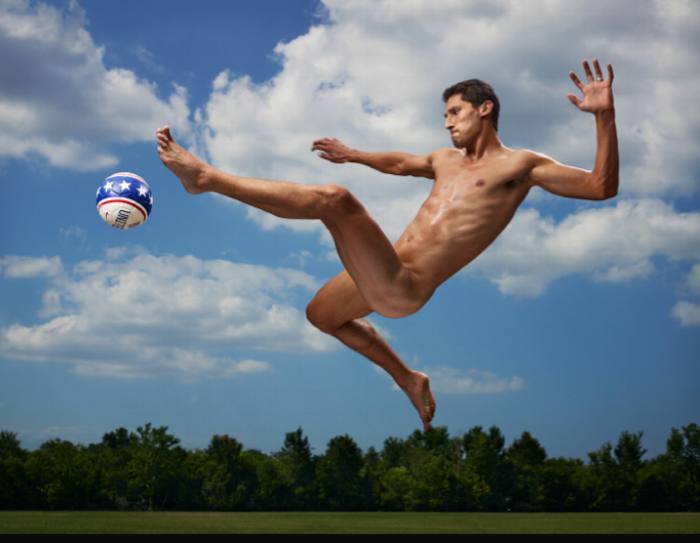 (23 photos): Quand des sportifs s’offrent un shooting en toute nudité Regardez !