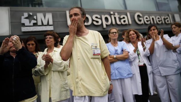 Ebola en Espagne : le témoignage accablant d'un médecin