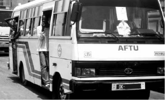 SURCHARGE DANS LES BUS TATA: LA LEÇON NON SUE DES SÉNÉGALAIS !