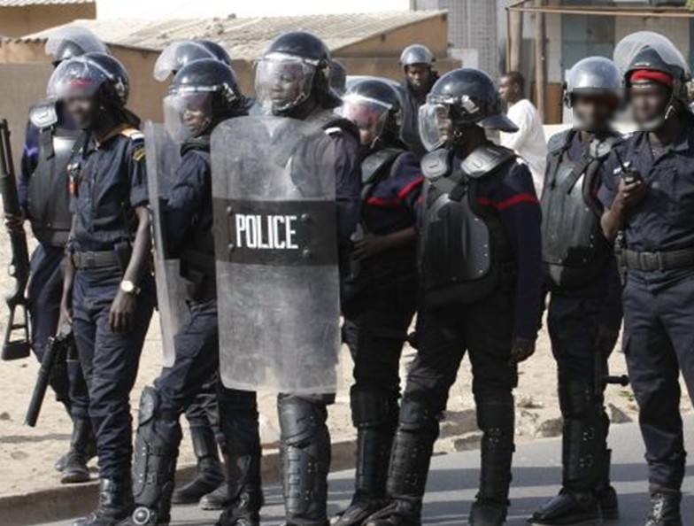 Macky Sall enrôle les policiers à la retraite