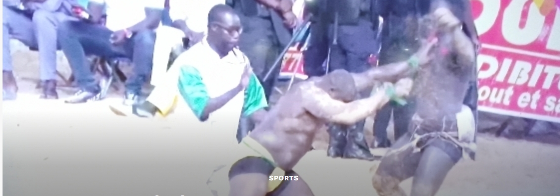 Lutte Sénégalaise-Combat Royal Modou Lo/Siteu : Kharagne Lo conserve son titre en battant le Yalmine par avertissements