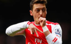 LDC: L'incroyable but de Mesut Özil !